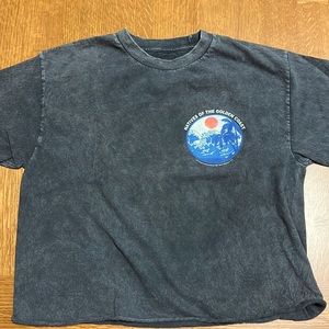 Brandy Melville t-shirt natives of the golden coast